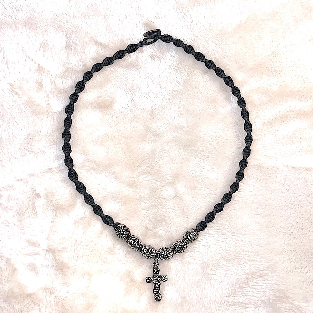 🖤 16” BLACK MACRAME, SILVER CROSS & SILVER FLORAL BEADS TOGGLE CLOSURE NECKLACE - Picture 3 of 7